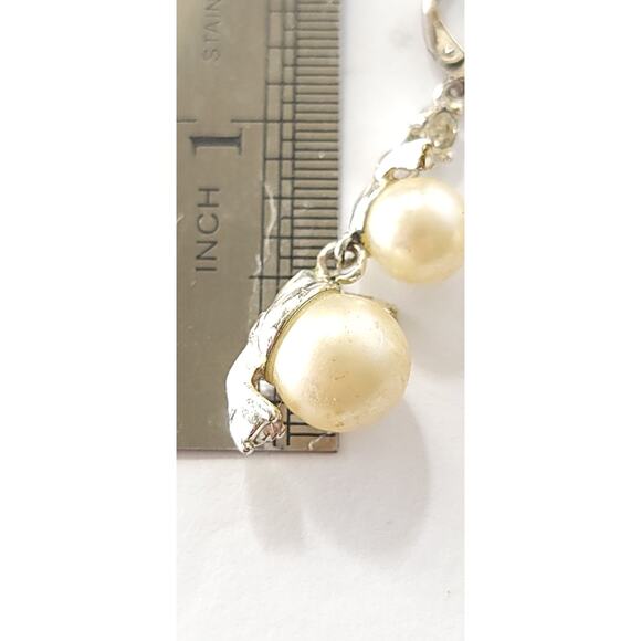 Vintage Dangling Faux Pearl Earrings - Picture 3 of 10